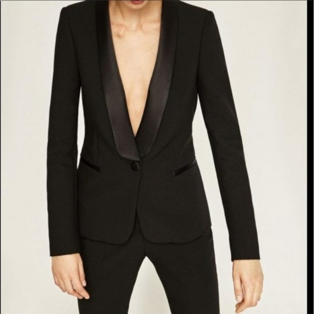 Zara Limited Edition Black Tuxedo Fitted Blazer (Size M)
